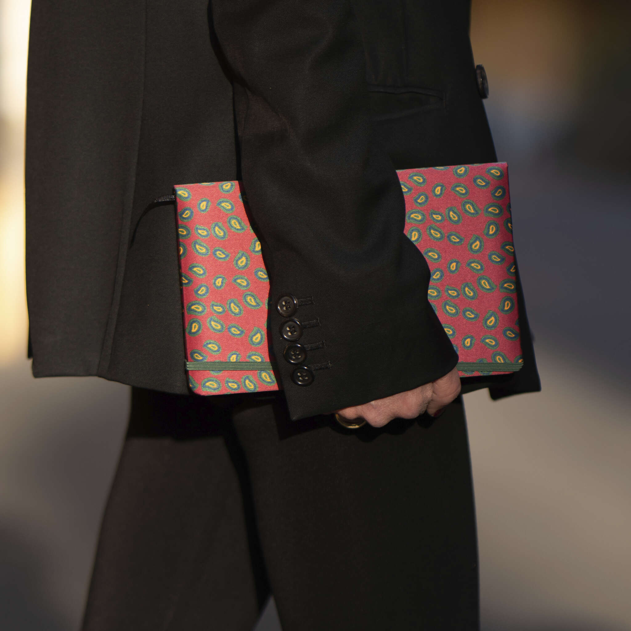 Cuaderno Silk Large, a rayas, tapa dura, con caja de regalo